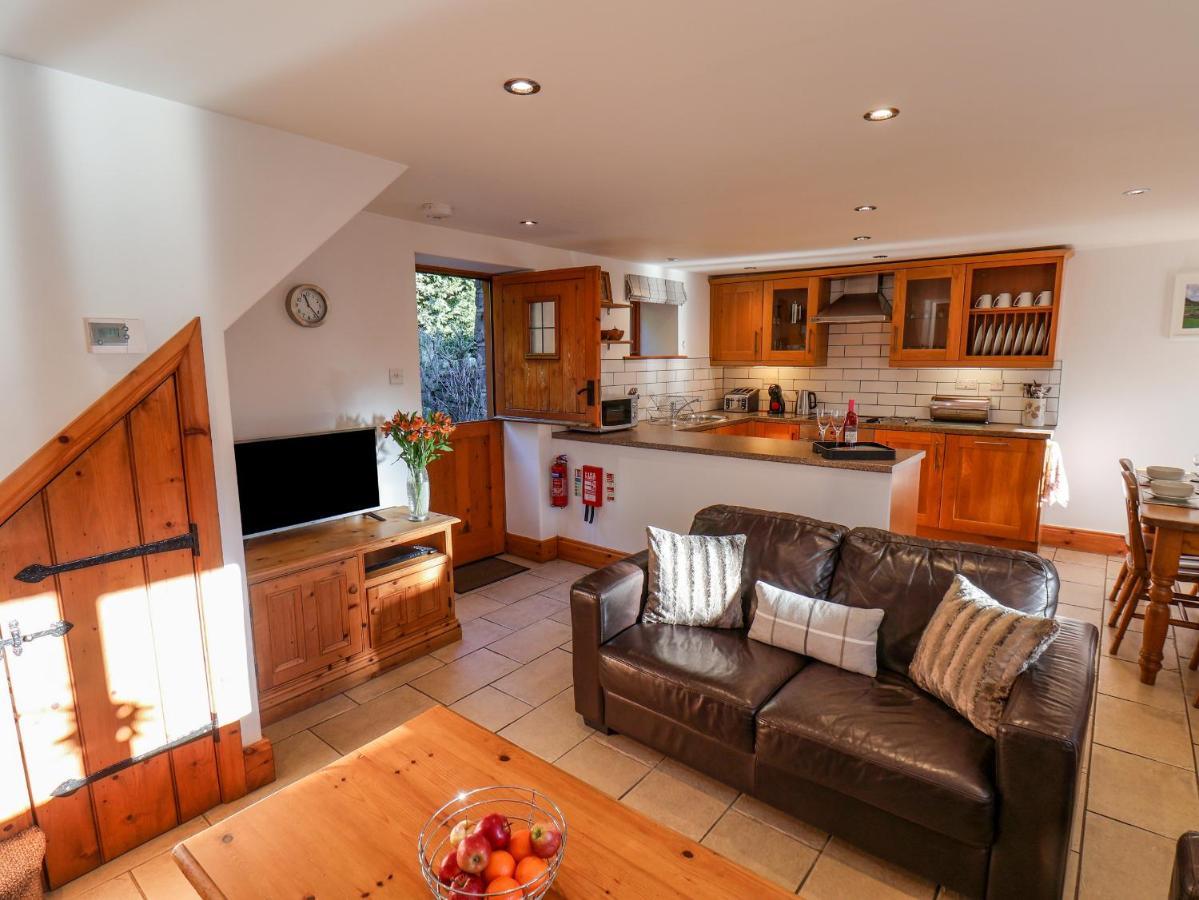 Hayloft Cottage Staintondale Экстерьер фото