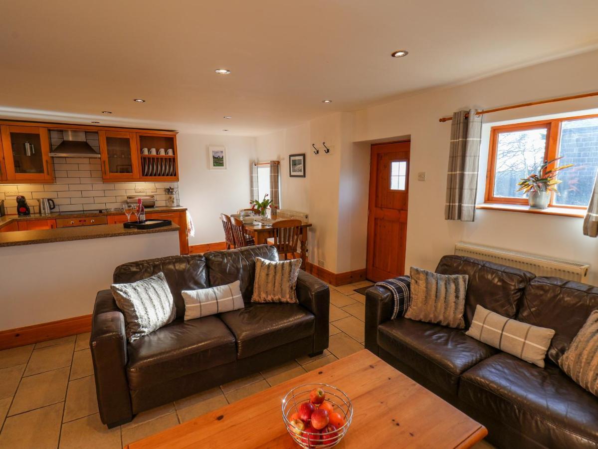 Hayloft Cottage Staintondale Экстерьер фото