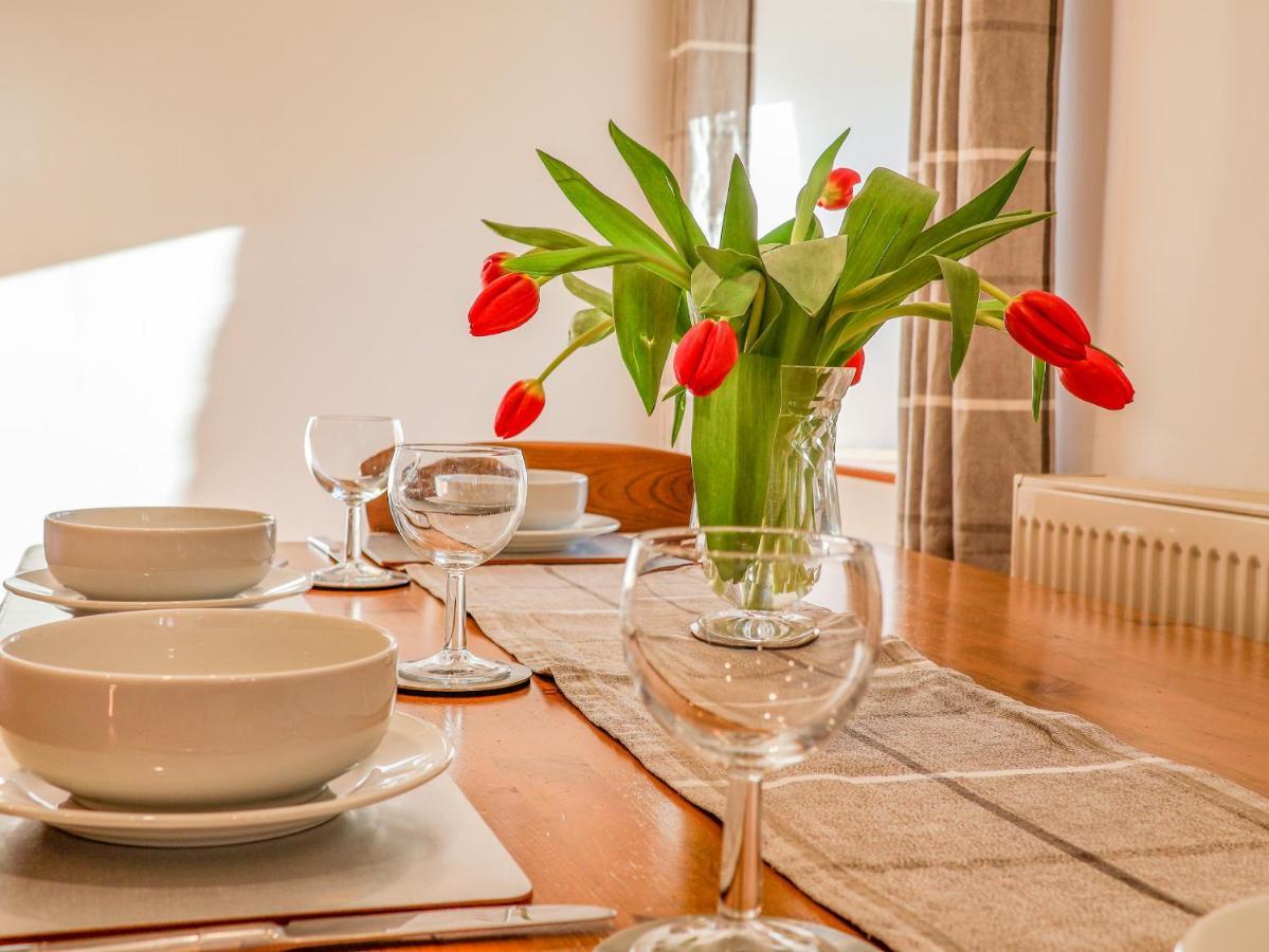 Hayloft Cottage Staintondale Экстерьер фото