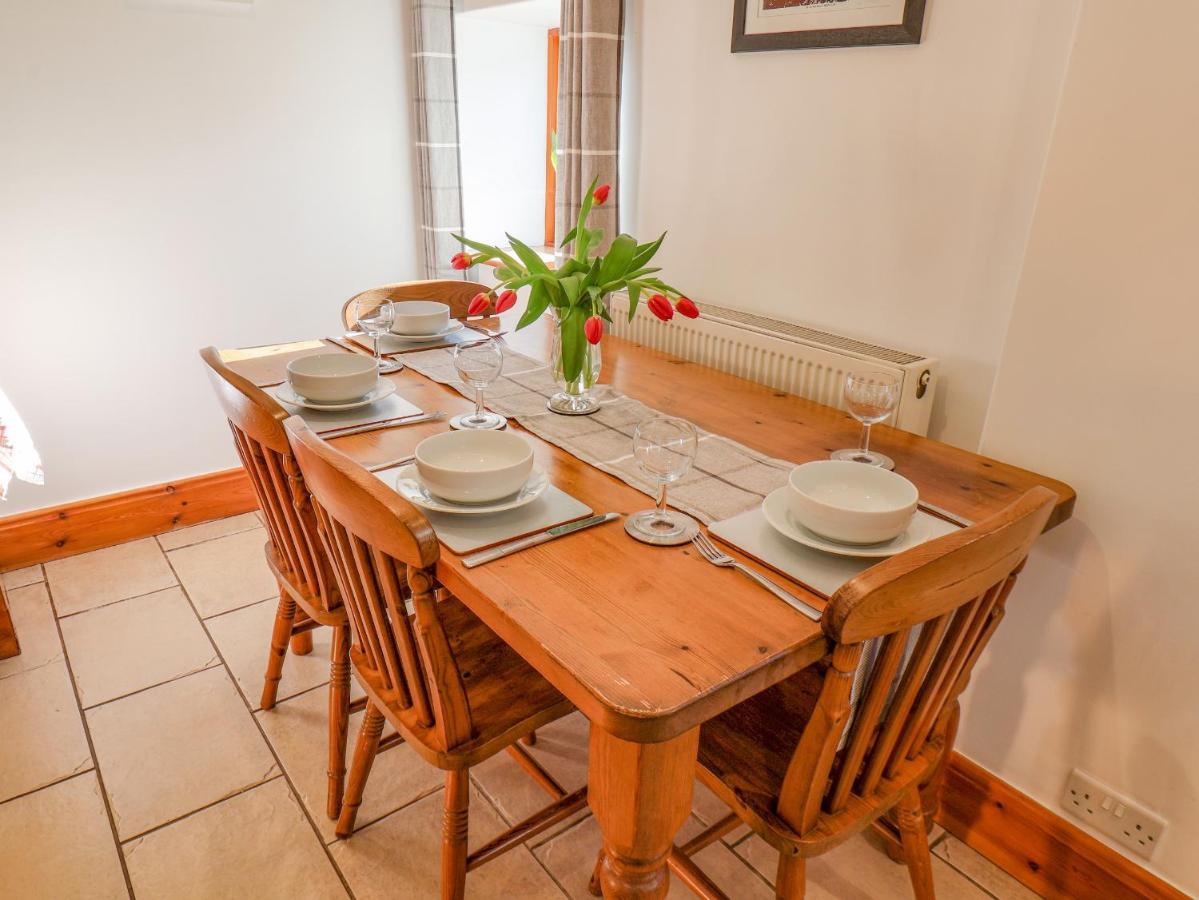 Hayloft Cottage Staintondale Экстерьер фото