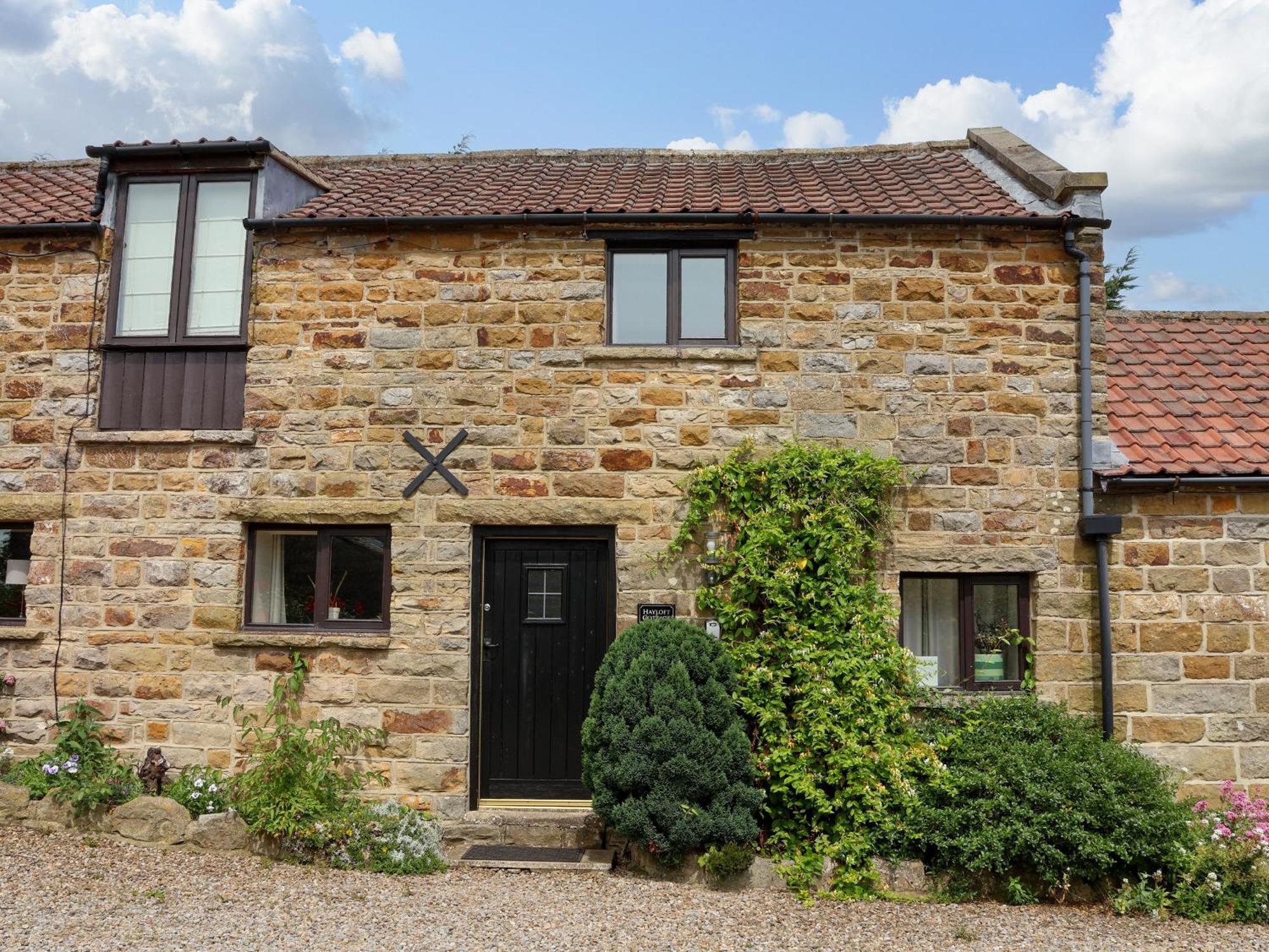Hayloft Cottage Staintondale Экстерьер фото